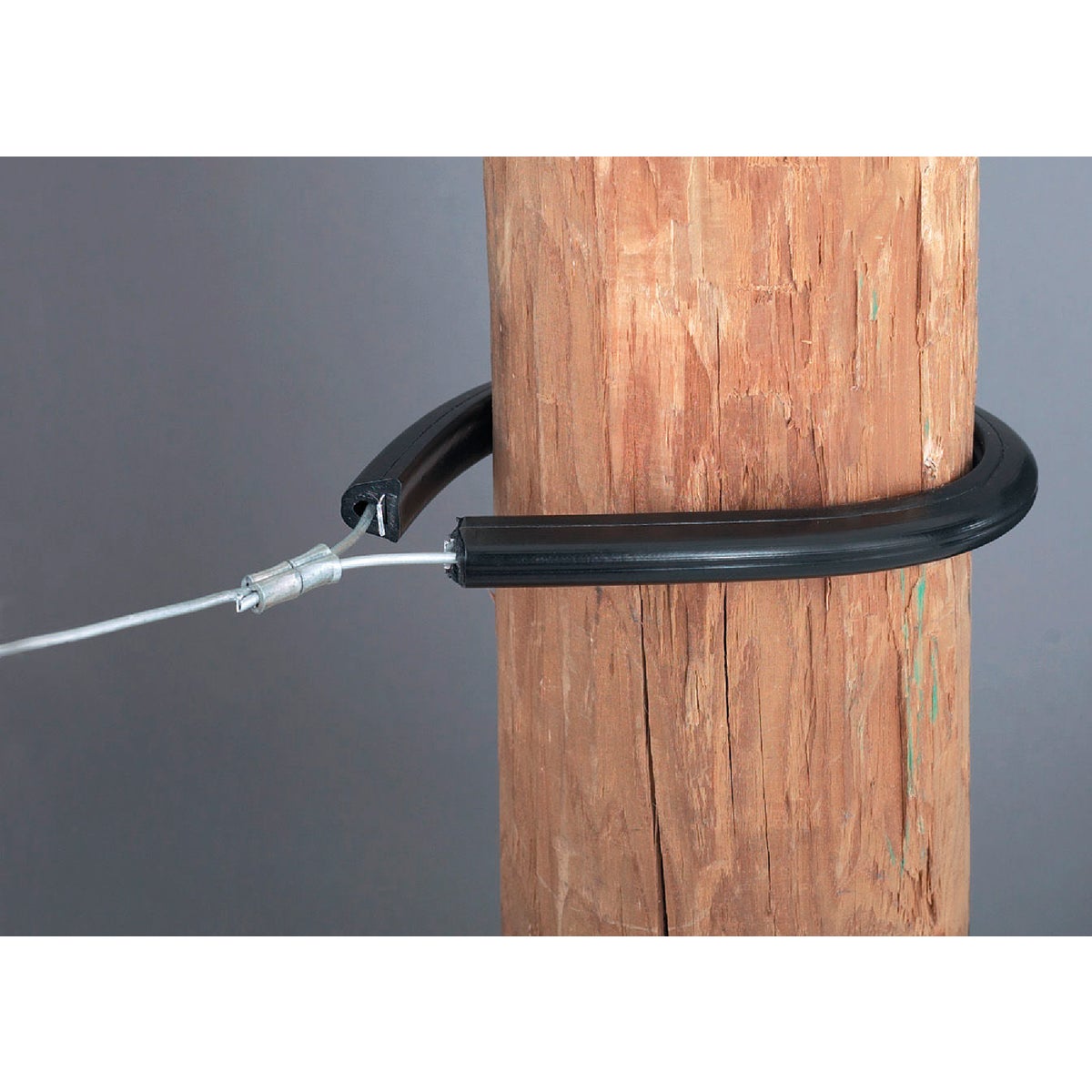 Item 745178, Provides insulation for 90-degree turn or end loop on any style post.