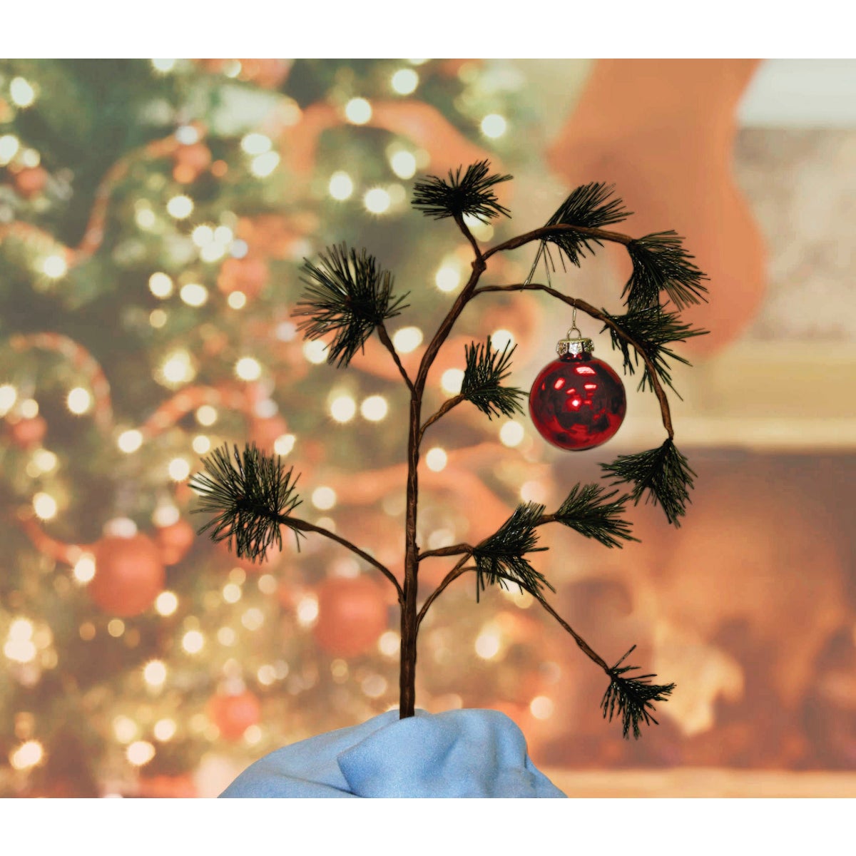 Item 903922, 24-inch Lonely Tree with blanket from the Peanuts characters.